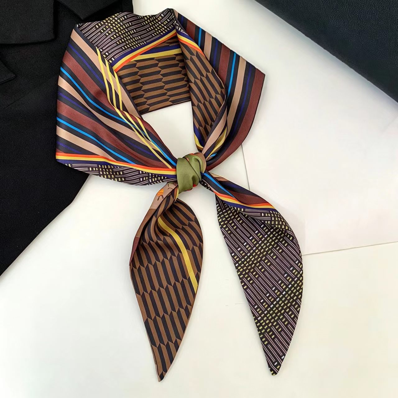 Scarf Silk Neck - Lenço de Seda Luxuoso Estampado com