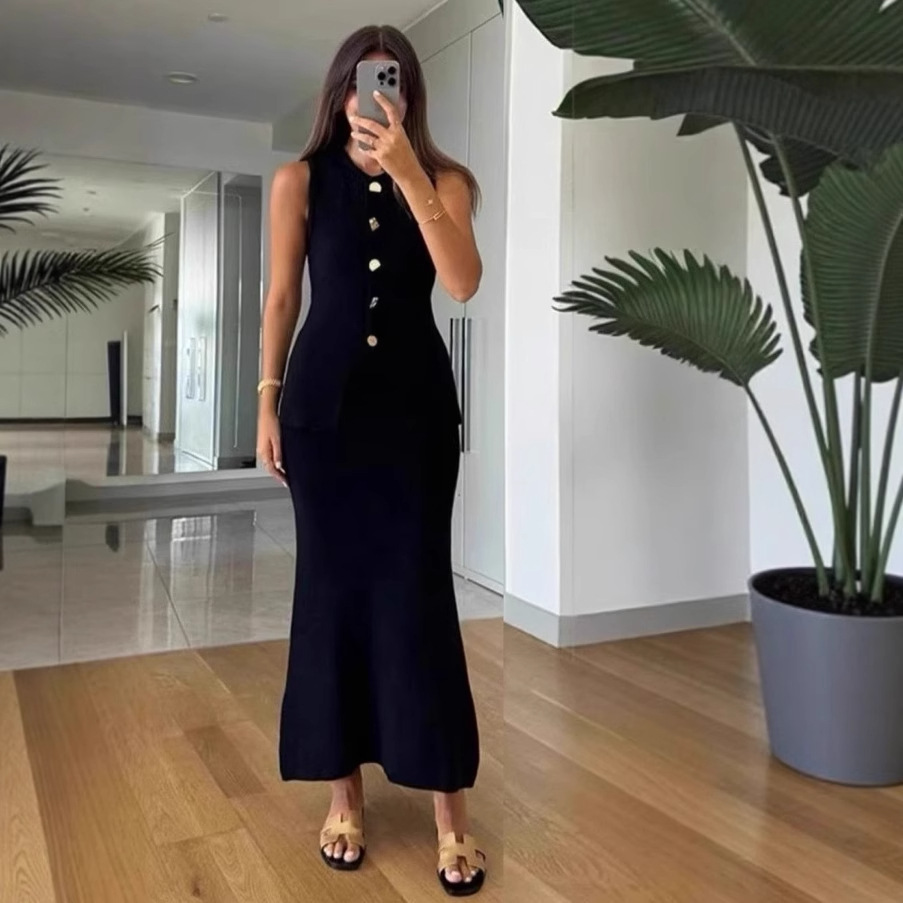 Women Formal Wear Outfits - Top bodycon sem mangas com gola
