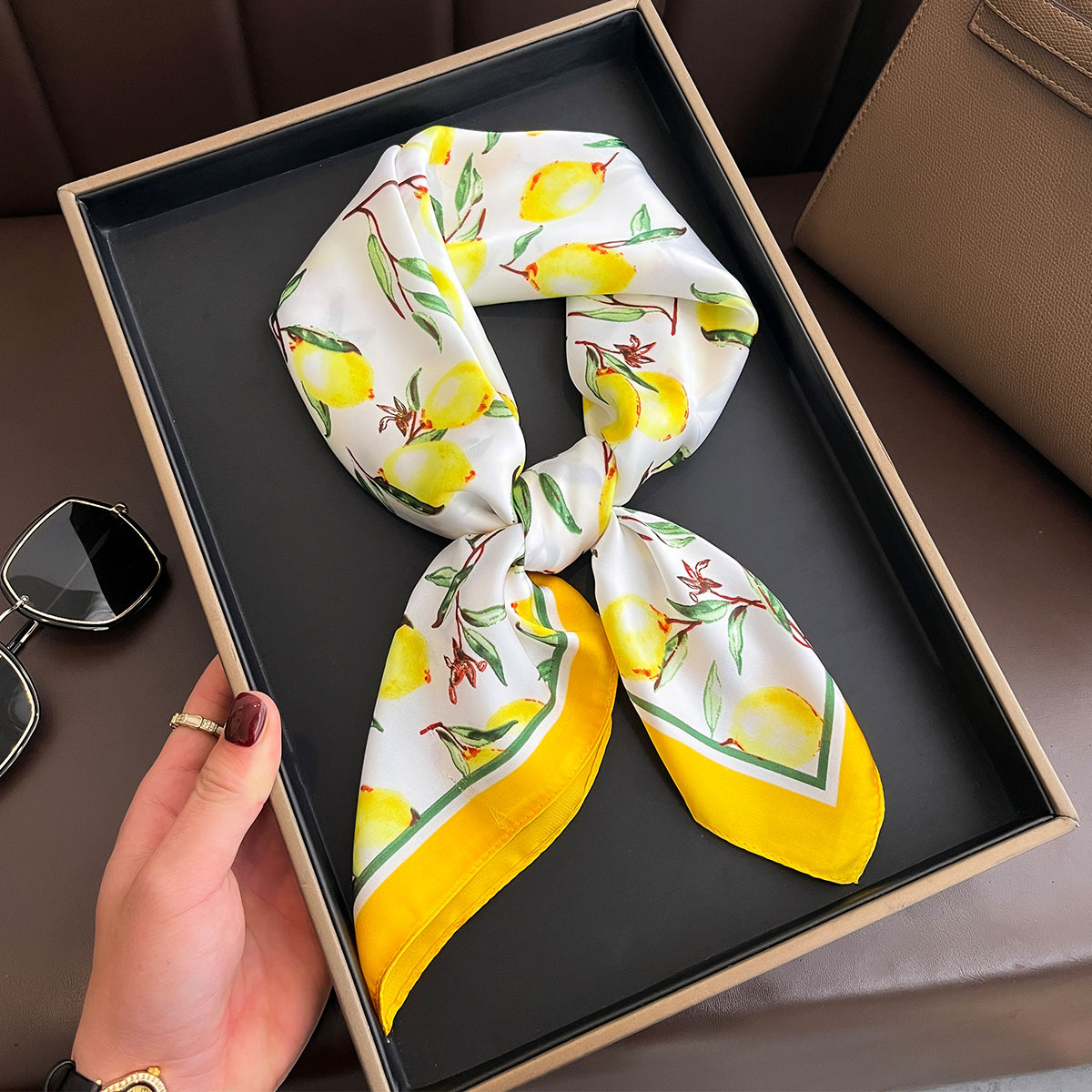 2025 novo lenço de seda quadra - Scarf Silk Neck avaliação e preço