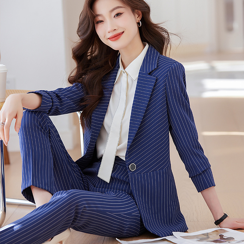 Novo Terno Feminino Listrado A - Women'S Formal Wear Stores avaliação e preço